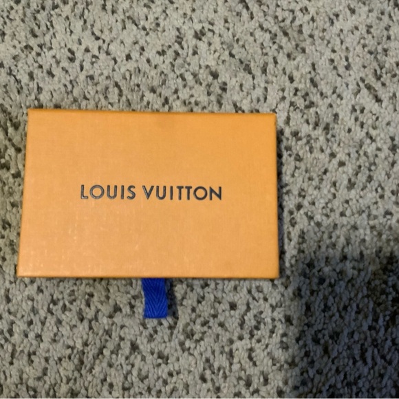 Authentic Louis Vuitton Bandeau - Picture 1 of 7